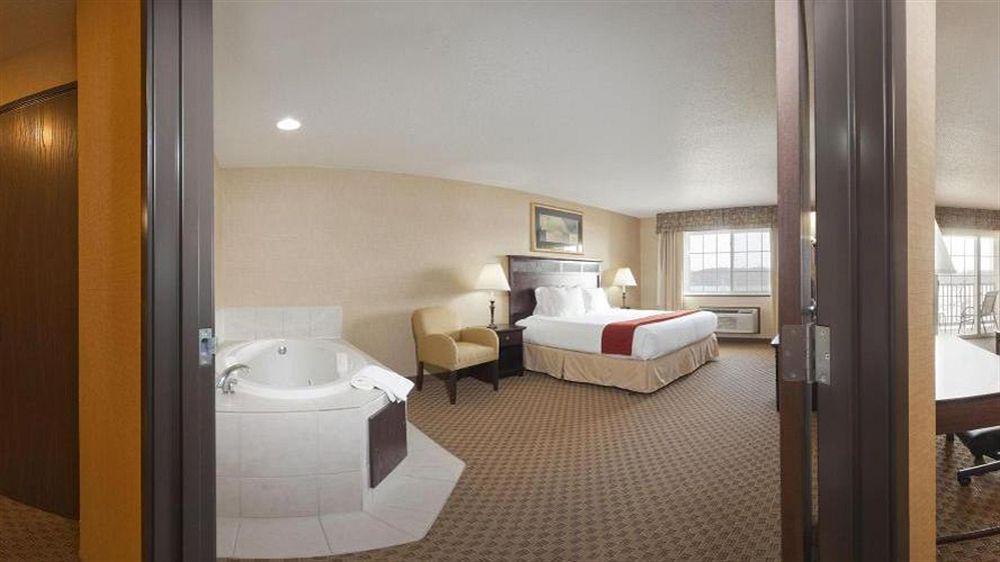 Holiday Inn Express Le Claire Riverfront-Davenport By Ihg Exterior foto